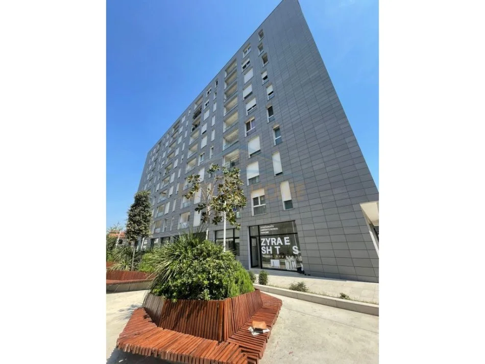 Tirane, jepet me qera ambjent biznesi Kati 1, 94 m² 700 € (Don Bosco)