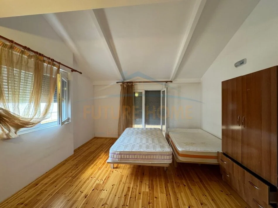 Durres, jepet me qera apartament 1+1 Kati 4, 80 m² 300 € (Prane Kazazit, Durres.)