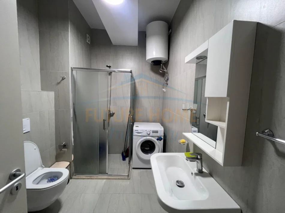 Tirane, jepet me qera apartament 2+1+Ballkon Kati 4, 86 m² 450 € (Ali Dem)