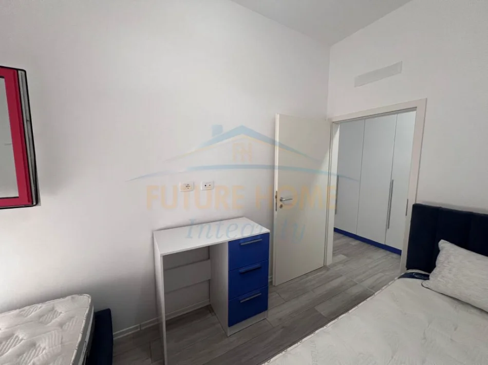 Tirane, jepet me qera apartament 2+1+Ballkon Kati 4, 86 m² 450 € (Ali Dem)