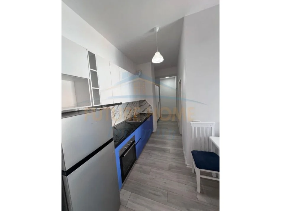 Tirane, jepet me qera apartament 2+1 Kati 4, 86 m² 450 € (ALI DEM KOMPLEKSI MANGALEM)