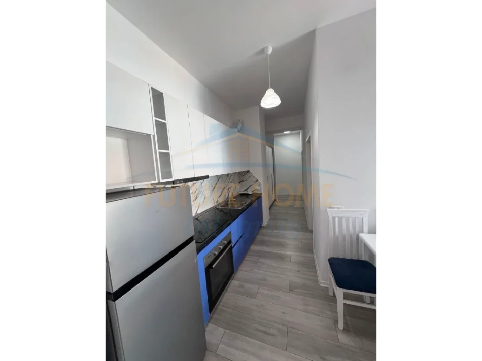 Tirane, jepet me qera apartament 2+1+Ballkon Kati 4, 86 m² 450 € (Ali Dem)