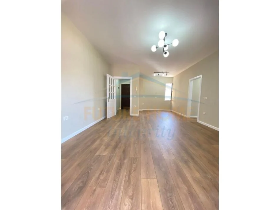 Tirane, shitet apartament 2+1 Kati 5, 90 m² 185.000 € (PAZARI I RI)