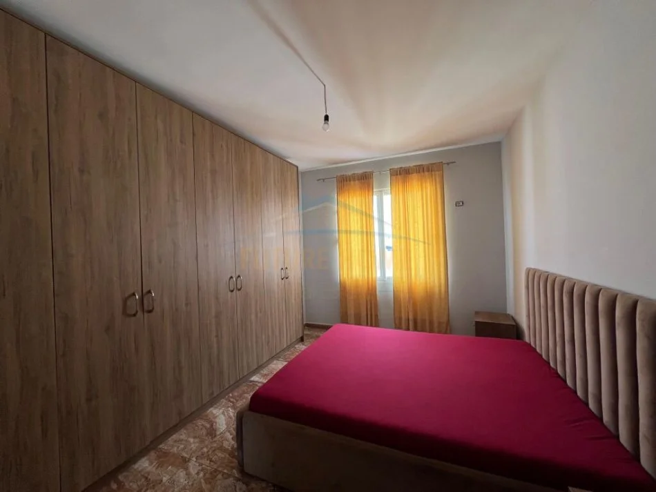 Tirane, jepet me qera apartament 1+1+Ballkon Kati 9, 70 m² 400 € (Unaza e Re)