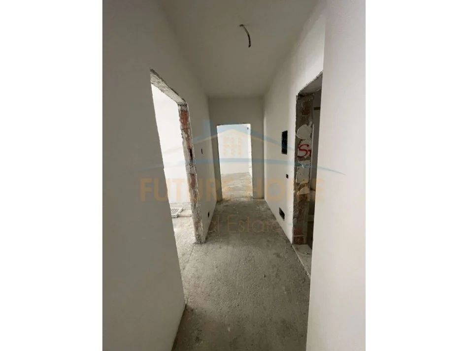 Tirane, shitet apartament 2+1+Aneks+Ballkon Kati 1, 105 m² 100.473 € 