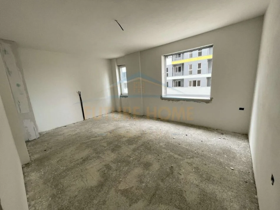 Tirane, shitet apartament 2+1+Aneks+Ballkon Kati 1, 105 m² 100.473 € 