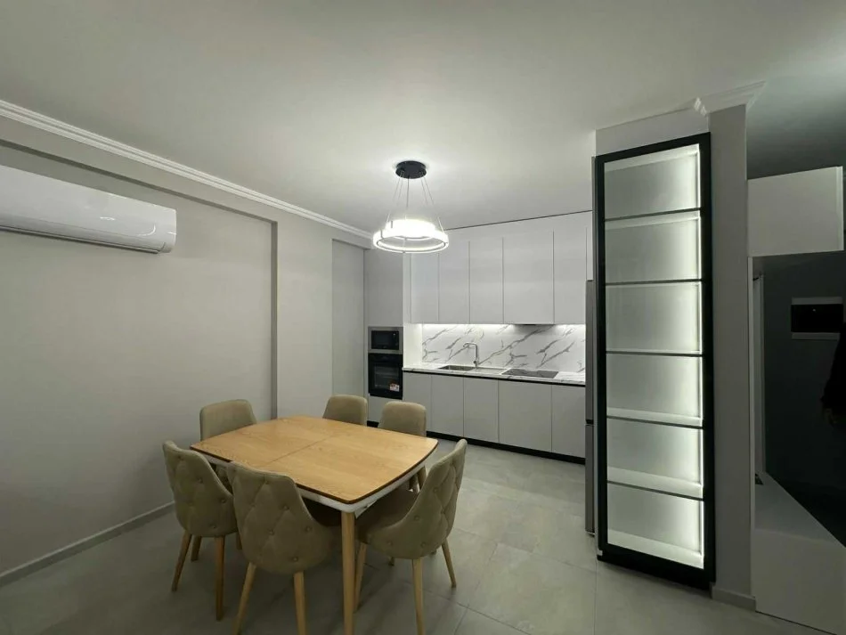 Tirane, jepet me qera apartament 2+1+Aneks+Ballkon Kati 2, 110 m² 1.100 € (Liqeni Thate)