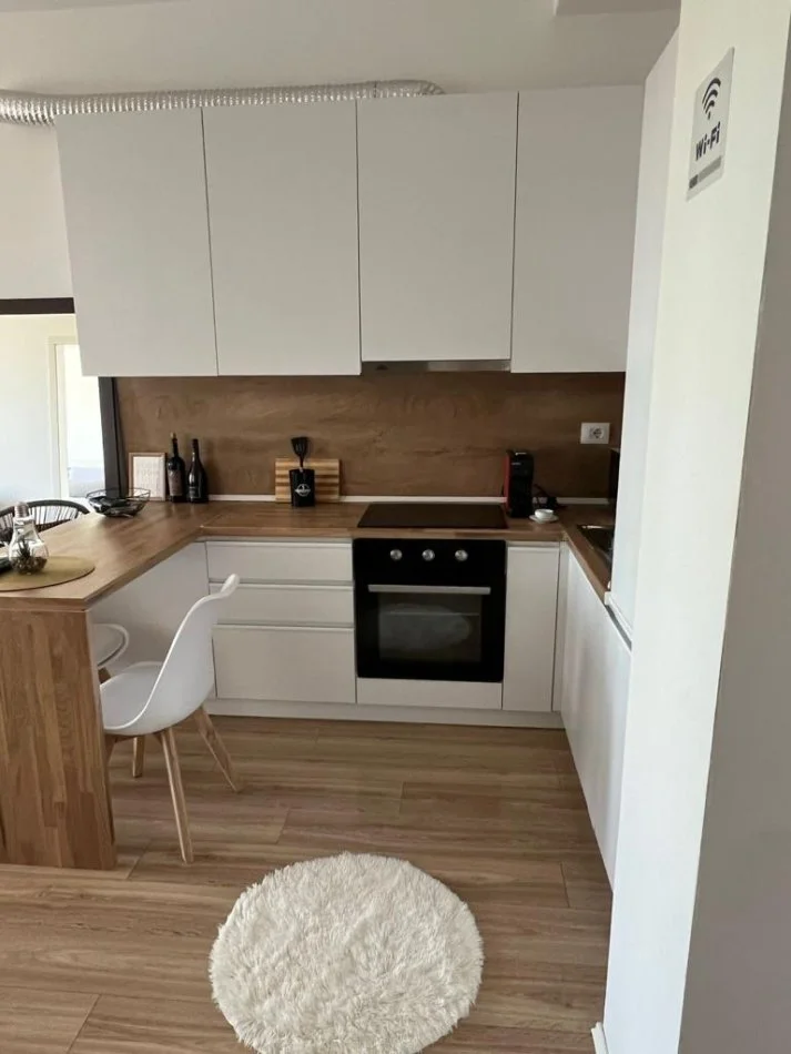 Tirane, jepet me qera apartament 1+1 Kati 3, 63 m² 400 € (Rruga Jordan Misja)