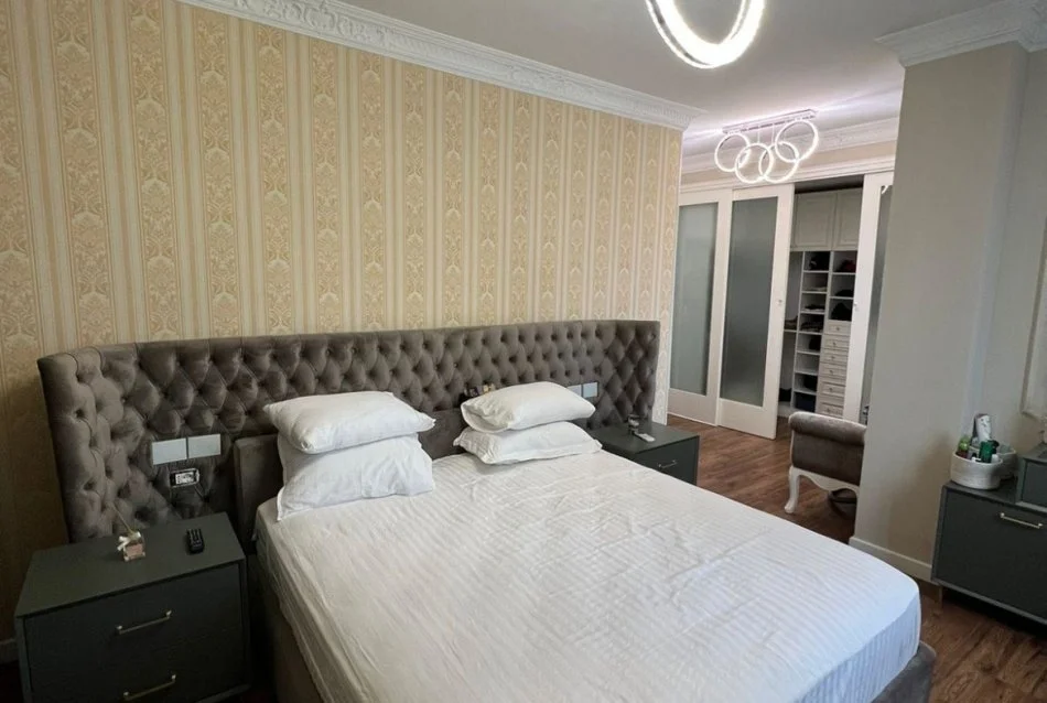 Tirane, shitet apartament duplex 4+1+Aneks+Ballkon Kati 4, 160 m² (SHESHI SKENDERBEJ)