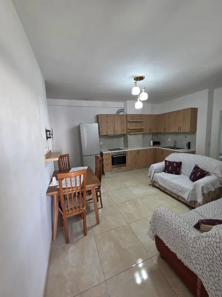 Tirane, jepet me qera apartament 2+1+Aneks+Ballkon Kati 3, 91 m² 450 € (Yzberisht)