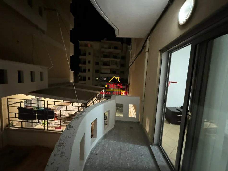 Vlore, shitet apartament 1+1+Ballkon Kati 1, 70 m² 155.000 € (Rruga Aleksandër Moisiu)