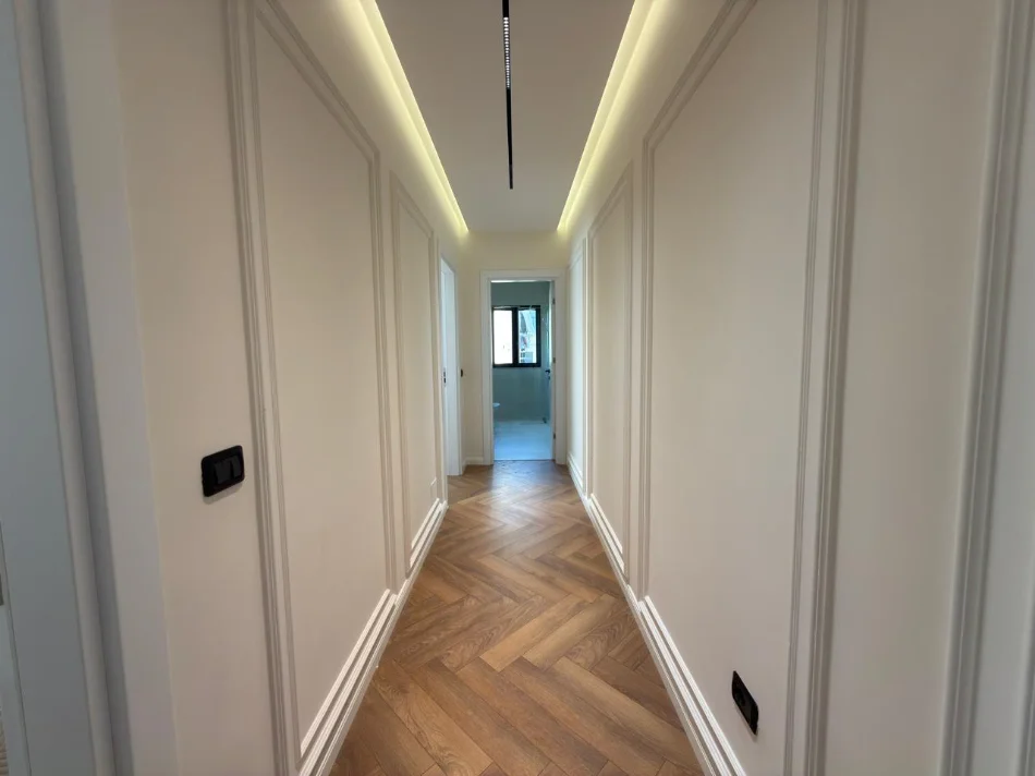 Tirane, shitet apartament 2+1+Ballkon Kati 7, 101 m² 252.000 € (Bulevardi bajram curri)