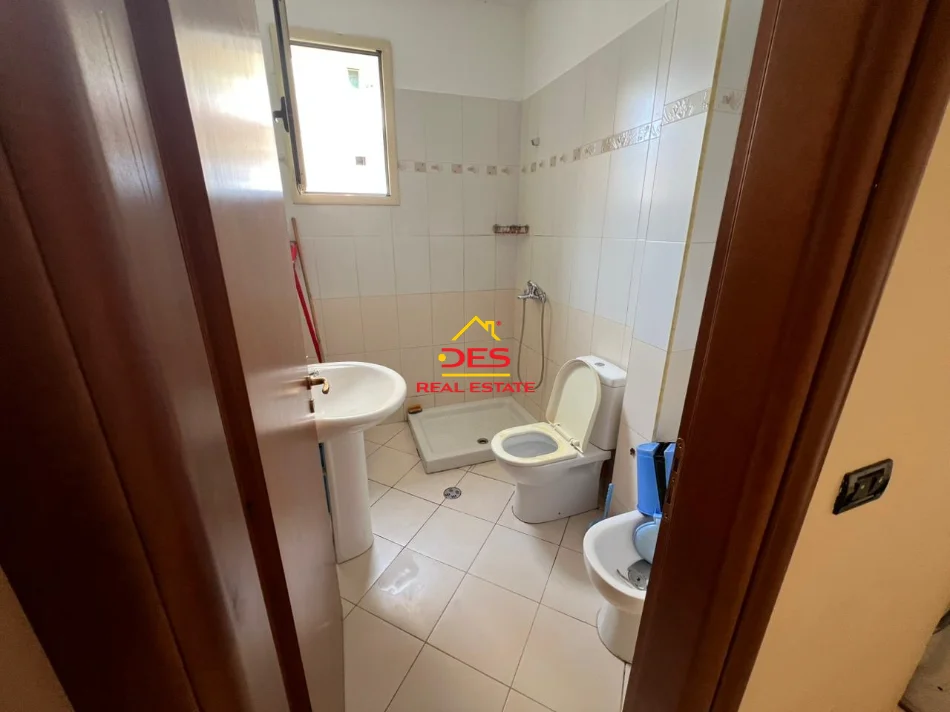 Vlore, shitet apartament 1+1+Ballkon Kati 2, 63 m² (Lungomare)