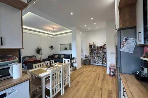 Tirane, jepet me qera apartament 2+1+Ballkon Kati 4, 115 m² 1.500 € (Rruga e Kosovareve)