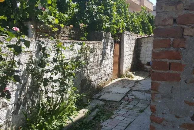 Fier, Shitet Truall 260 m², Cmimi Fillestar 952.000 Leke (Lagjja “Liri Gero”)