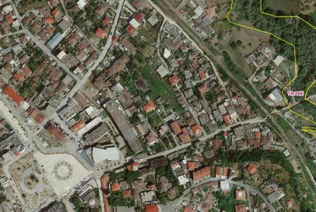 Kavaje, Shitet Truall 150 m² dhe Ndertese 112.6 m², Cmimi Referues 1,649,784 Lekë (Kavaje)