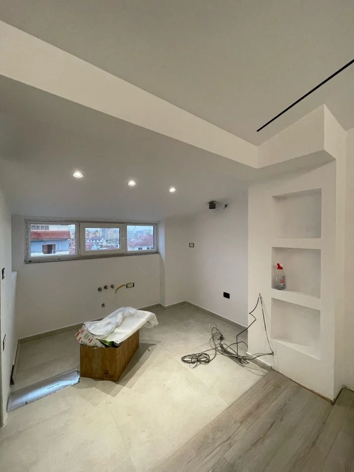 Tirane, jepet me qera apartament 1+1+Ballkon Kati 4, 60 m² 500 € (Artan lenja)