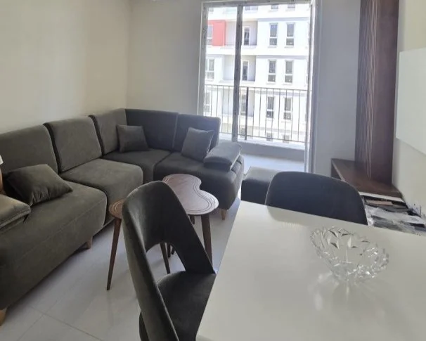 Tirane, jepet me qera apartament 1+1+Aneks+Ballkon Kati 5, 60 m² 400 € (QTU)