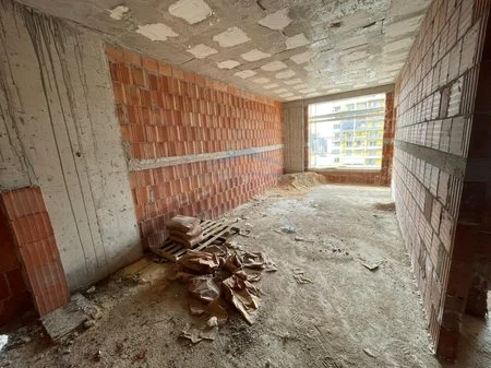 Tirane, shitet apartament 1+1 , 67 m² 