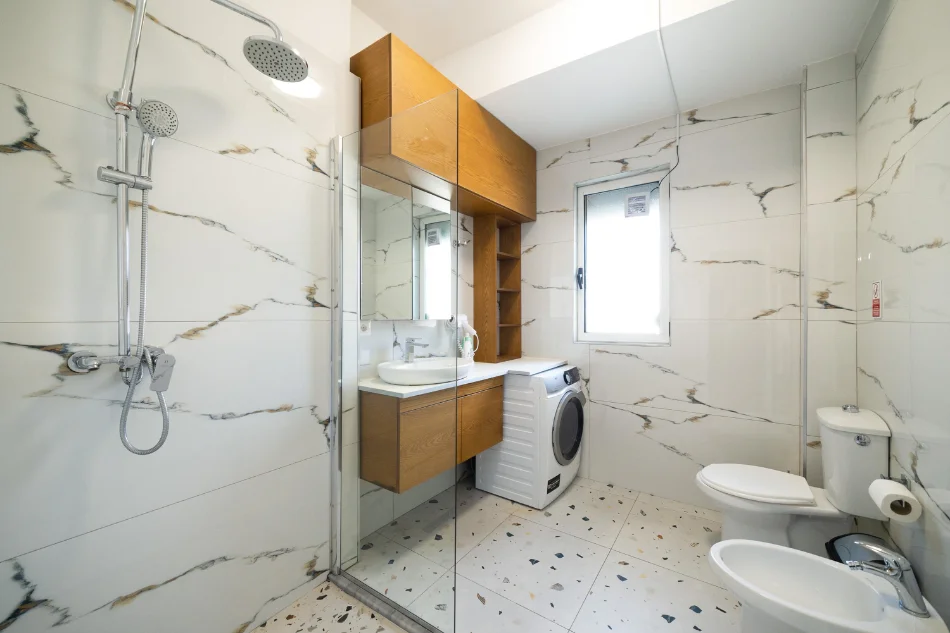 Tirane, shes apartament 2+1+Ballkon Kati 3, 220.000 € 