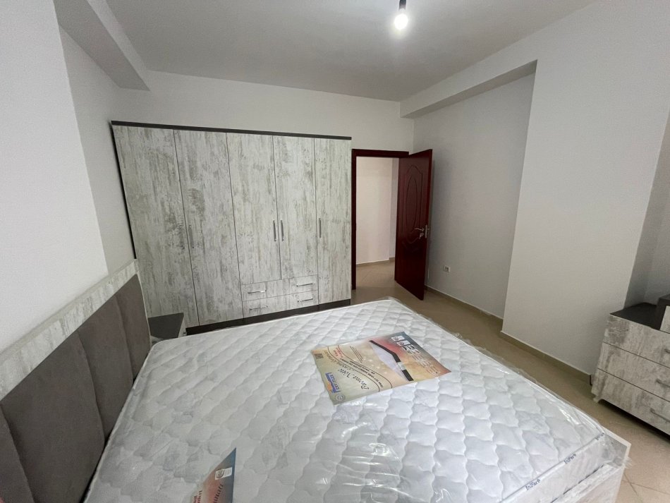 Tirane, jepet me qera apartament 2+1+Ballkon Kati 2, 100 m² 530 € (Astir te Bar Artisti)