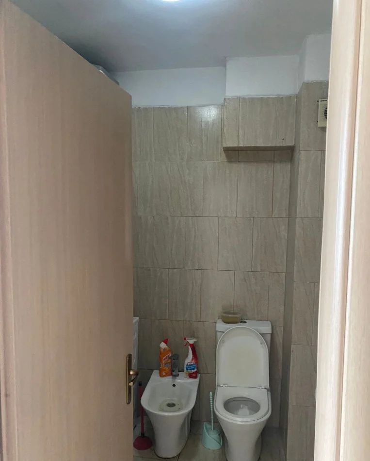 Tirane, jepet me qera apartament 2+1+Ballkon Kati 6, 120 m² 500 € (Ali Dem)