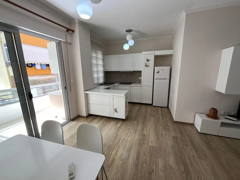 Tirane, shes apartament 2+1+Aneks+Ballkon Kati 4, 112 m² 269.000 € (KIKA 2 , KOMUNA PARISIT)