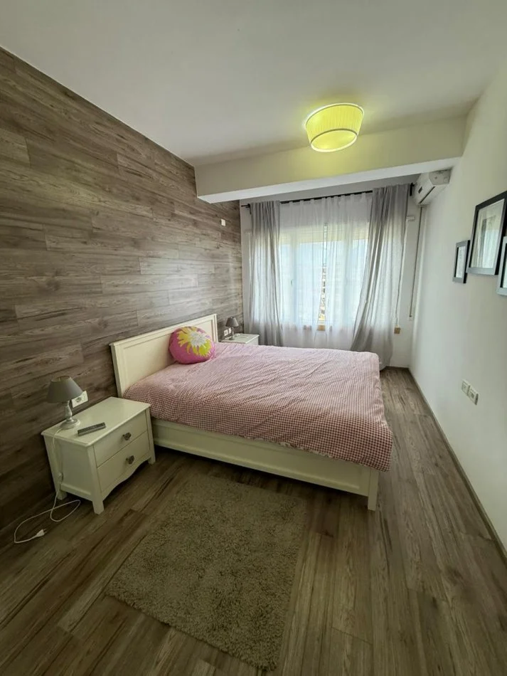 Tirane, jepet me qera apartament 1+1 , 100 m² 800 € (Kodra e Diellit)