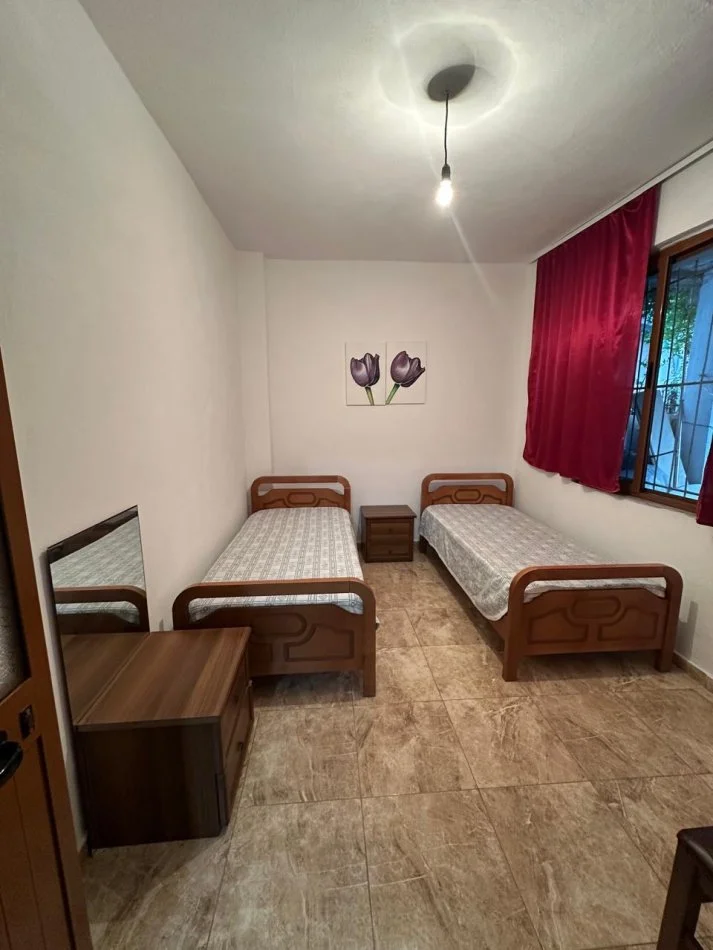 Tirane, jepet me qera apartament 2+1 , 300 € (Shkolla Murat Toptani)