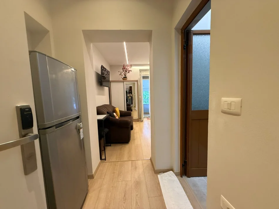 Tirane, jepet me qera garsonier 1+1 Kati 4, 33 m² 500 € (Rruga Myslym Shyri)