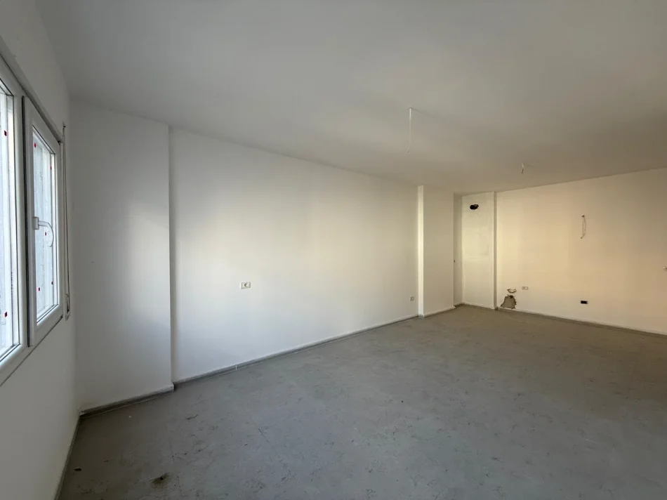 Tirane, shitet apartament 1+1 Kati 3, 73 m² 210.714 € (PAZARI RI)