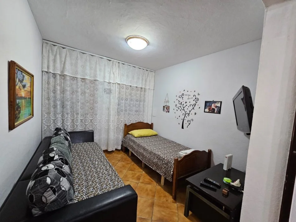 Tirane, jepet me qera apartament 2+1+Ballkon Kati 1, 100 m² 480 € (Rruga Muhamet Gjollesha)