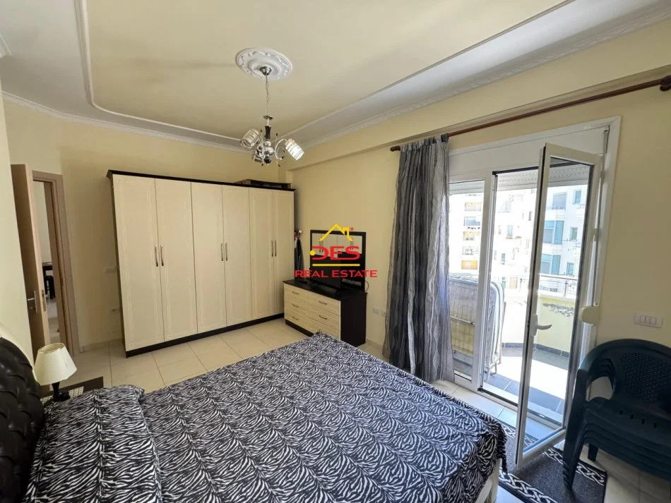 Vlore, jepet me qera apartament 1+1+Ballkon Kati 5, 70 m² 400 € (Rruga Haziz Xhyherri)