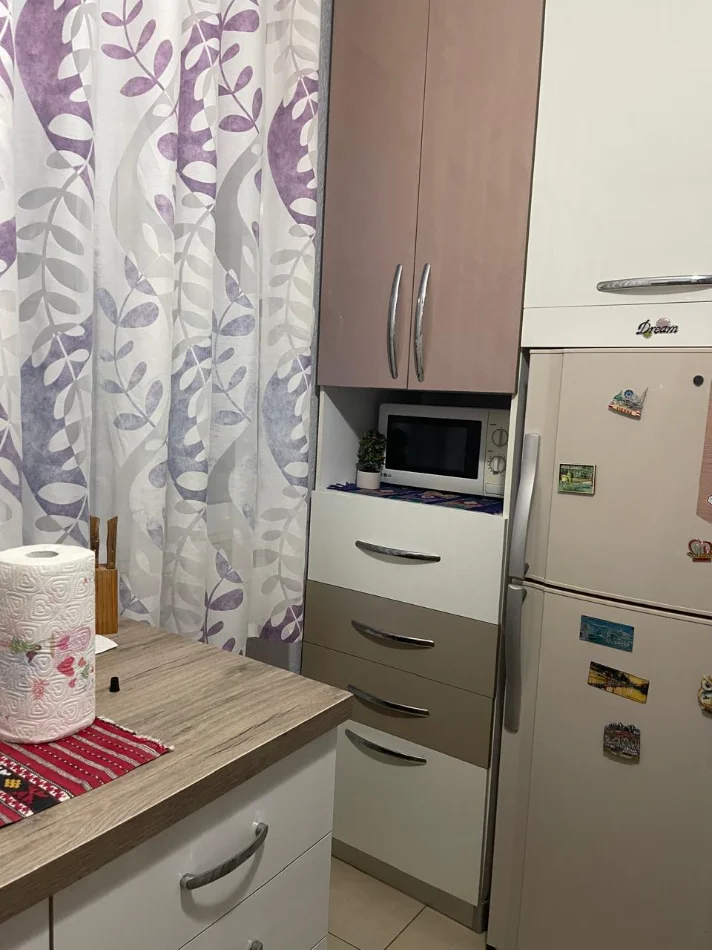 Shqiperi, jepet me qera apartament 2+1 Kati 4, 60 m² 650 € (rruga kosovarve)