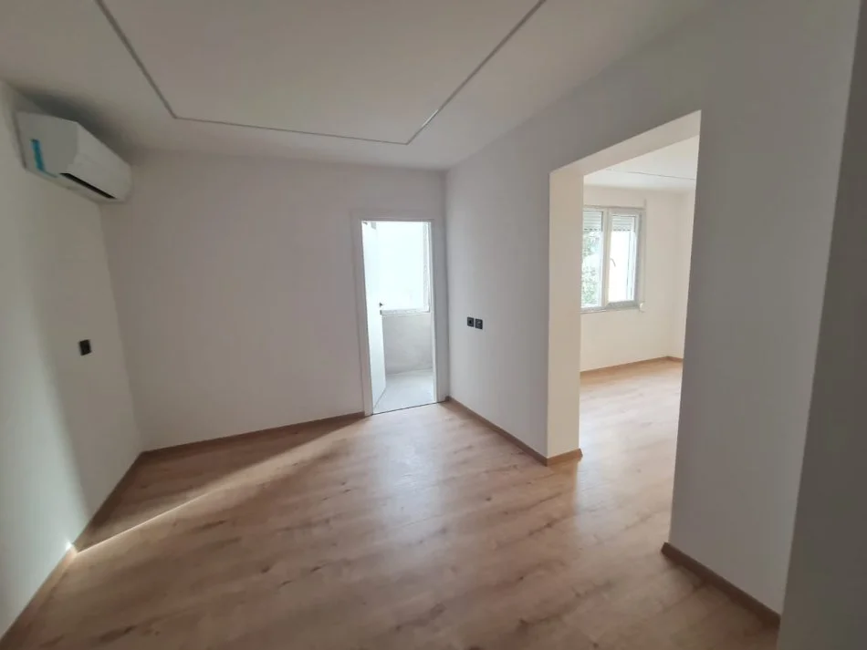 Tirane, jepet me qera zyre Kati 2, 107 m² 1.800 € (Blloku)