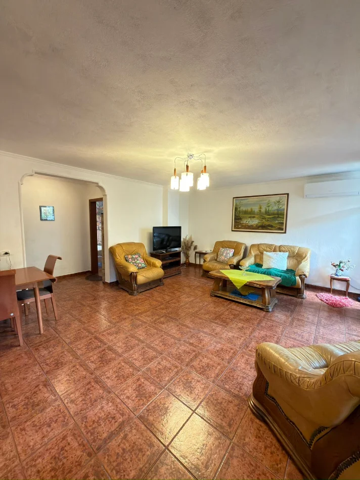 Tirane, shitet apartament 2+1 Kati 2, 100 m² 215.000 € 