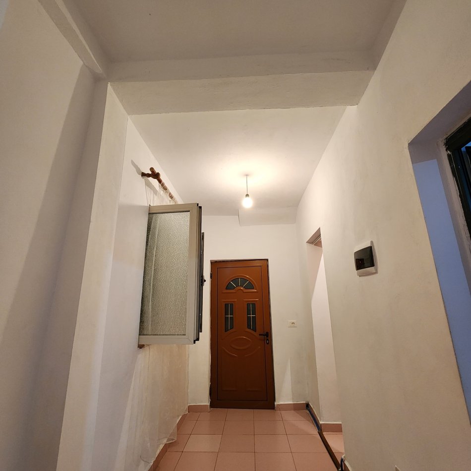 Tirane, jepet me qera shtepi 1+1 Kati 1, 70 m² 330 € (Njazi meka)