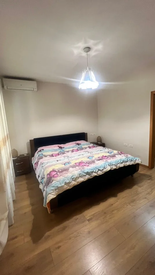 Tirane, jepet me qera apartament 2+1+Aneks+Ballkon Kati 6, 110 m² 600 € (Perballe me Delijorgjin)