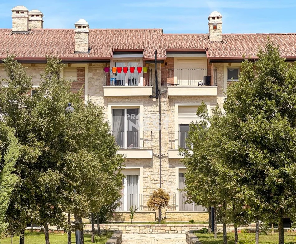 Tirane, shitet Vile 3 Katshe Kati 3, 516 m² 564.400 € (TEG -Qendra Tregtare, Tiranë)