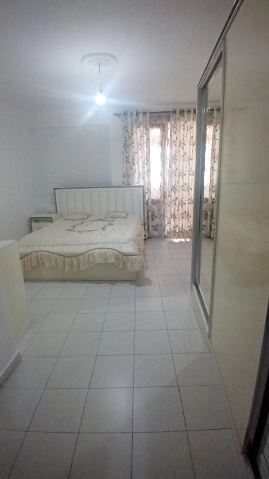 Tirane, jepet me qera apartament 2+1+Ballkon Kati 2, 160 m² 500 € (Yzberisht prane Big Market Bulevard)
