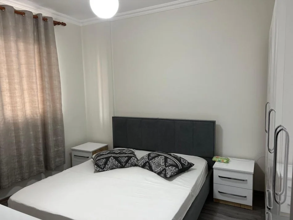 Tirane, jepet me qera apartament 1+1 Kati 6, 82 m² 600 € (Delijorgji Blue)