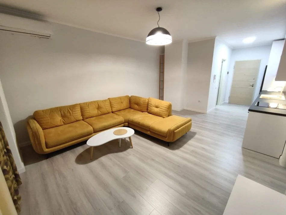 Tirane, jepet me qera apartament 2+1 Kati 2, 58 m² 600 € (Prokuroria e tiranes)