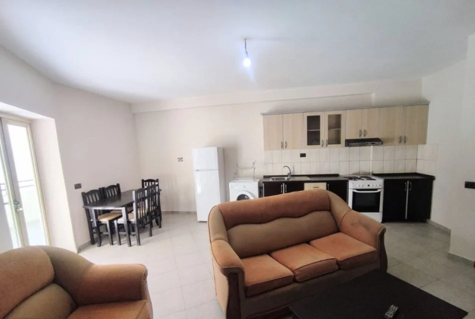 Tirane, shitet apartament 2+1+Ballkon Kati 5, 100 m² 93.000 € (Fresk,prane xhamise)