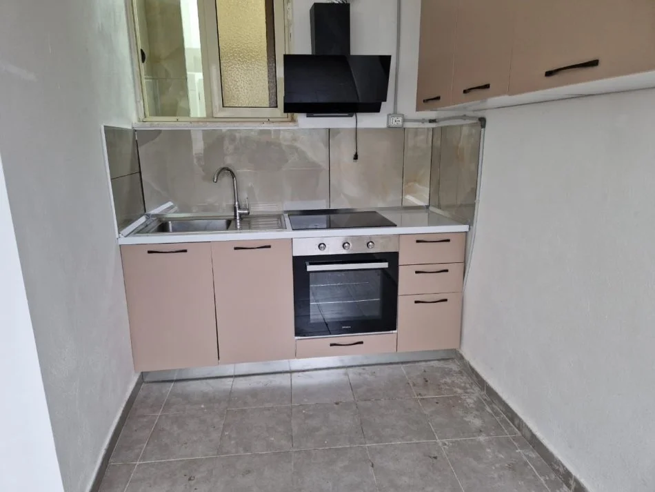 Tirane, shitet apartament 1+1 Kati 3, 84 m² 85.000 € 
