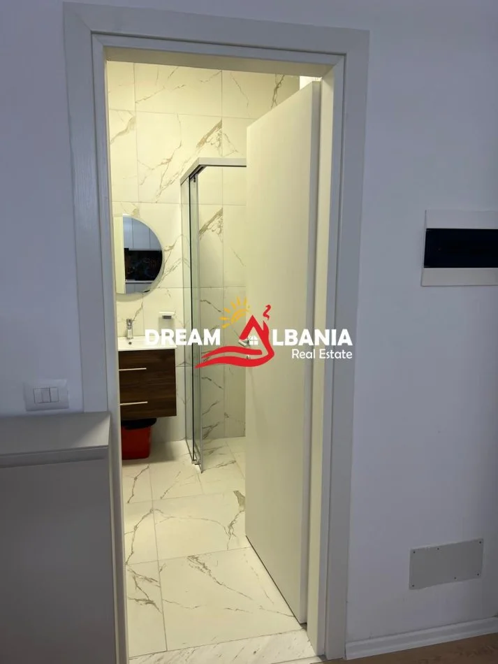Tirane, jepet me qera apartament 1+1 , 70 m² 750 € (Jordan Misja)