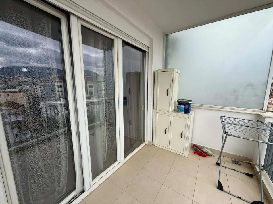 Tirane, jepet me qera apartament 1+1 Kati 5, 65 m² 450 € (Qyteti Studenti)