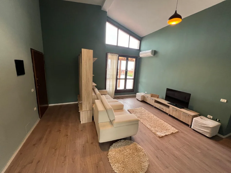 Tirane, shitet apartament 2+1+Ballkon Kati 5, 199 m² 235.000 € (Kopshti botanik)
