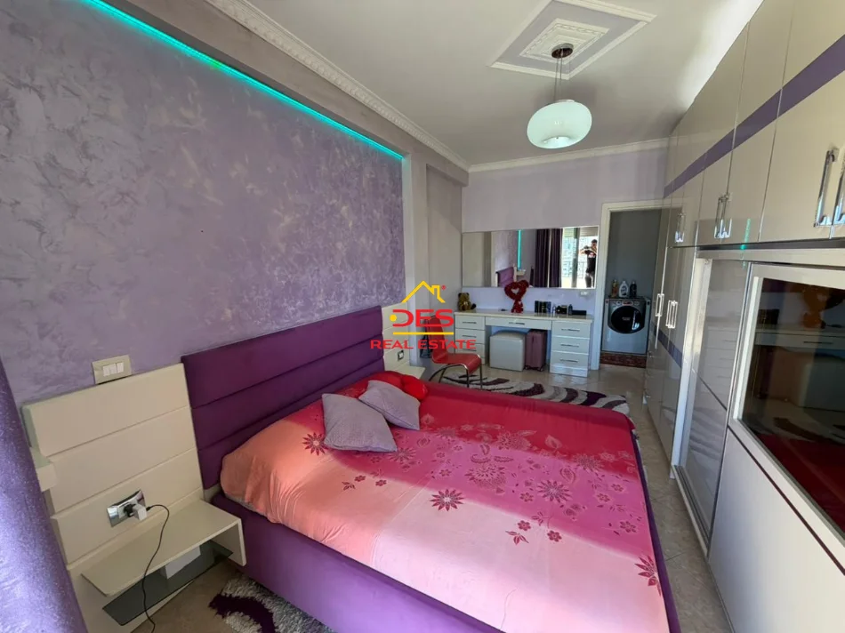 Vlore, shitet apartament 1+1+Ballkon Kati 8, 101 m² 125.000 € (Rruga Fiqirete Musta)