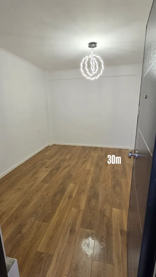 Tirane, shitet apartament 1+1+Ballkon Kati 1, 59 m² 158.000 € (Afer Stadiumit Dinamo)