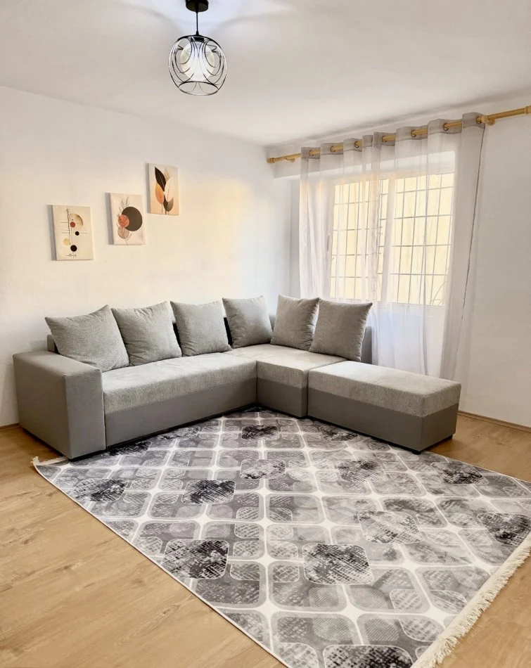 Tirane, jepet me qera apartament 1+1 Kati 2, 60 m² 500 € (rruga Bardhyl)